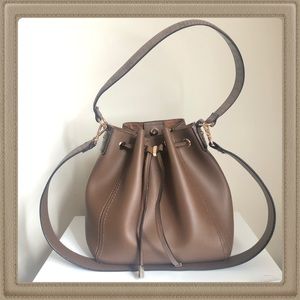 Carpisa bucket bag